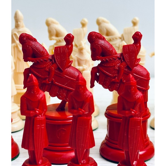Kingsway Vintage Red & Ivory Chess Pieces Set Complete Royal King Queen Knight - Picture 4 of 16